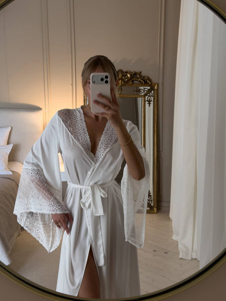 Celeste Robe