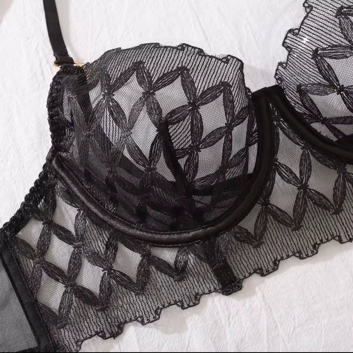 MIDNIGHT ROSE LINGERIE SET
