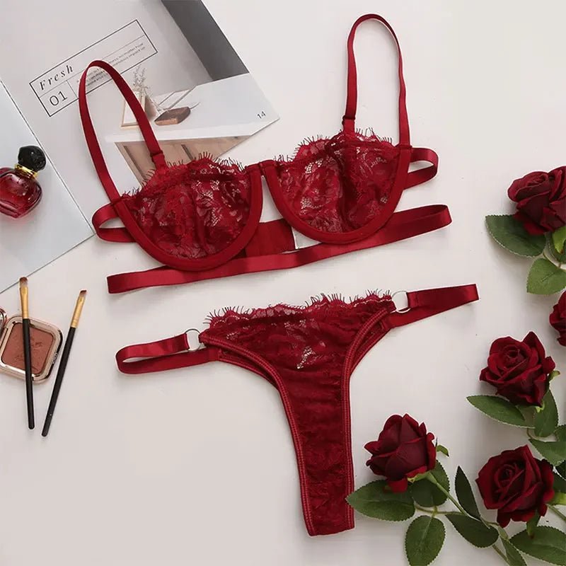 Elegant lace lingerie set with adjustable cup
