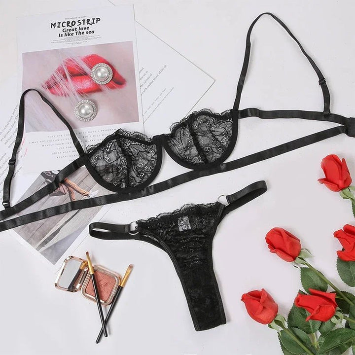 Elegant lace lingerie set with adjustable cup