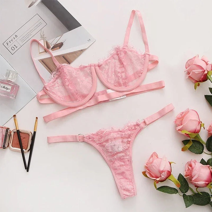 Elegant lace lingerie set with adjustable cup