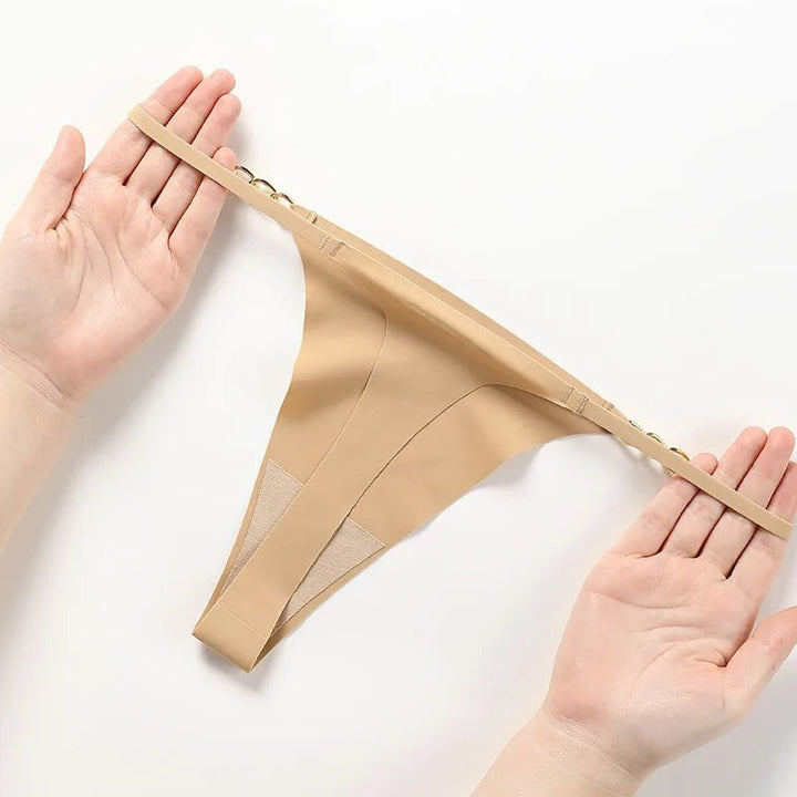 Seamless String with Gold Chain Details
